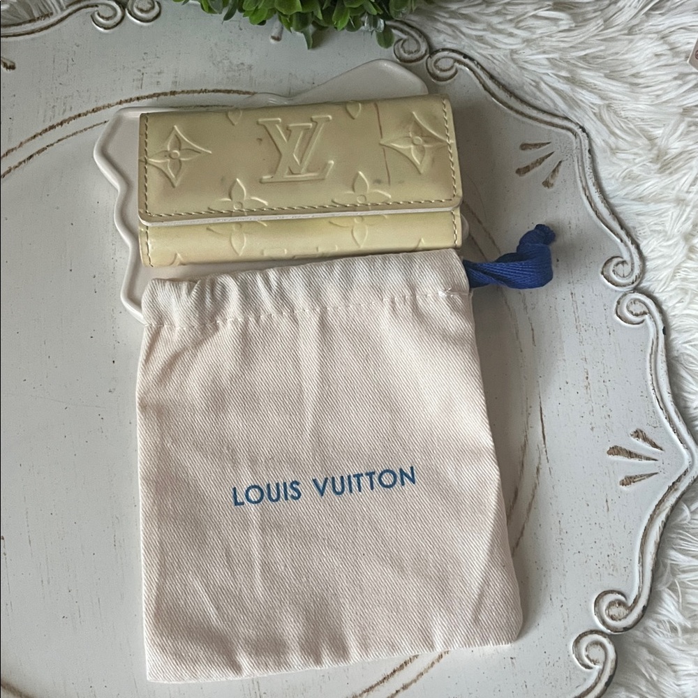 Louis Vuitton Vernis Patent leather Cream Card Holder - Picture 14 of 14